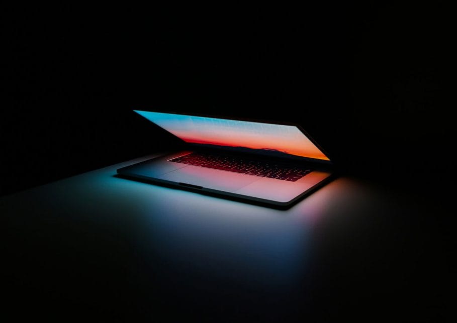 Morbi sagittis arcu vitae 1 Illuminated laptop