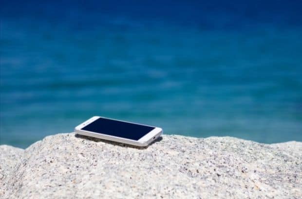 How To Protect Your Smartphone on the Beach