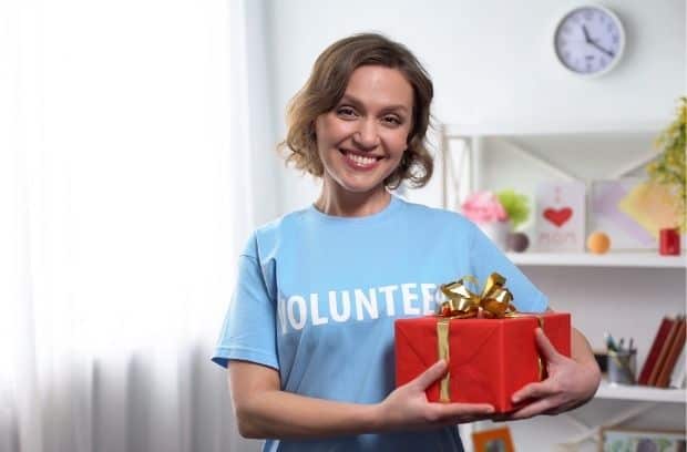 Ways You and Your Family Can Volunteer for the Holidays