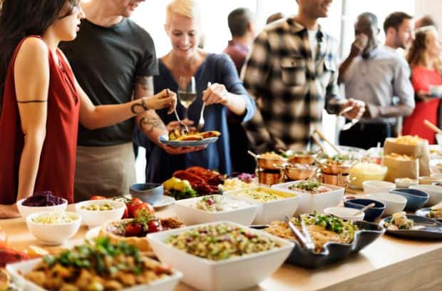 How To Prepare a Meal for an Event With a Large Crowd